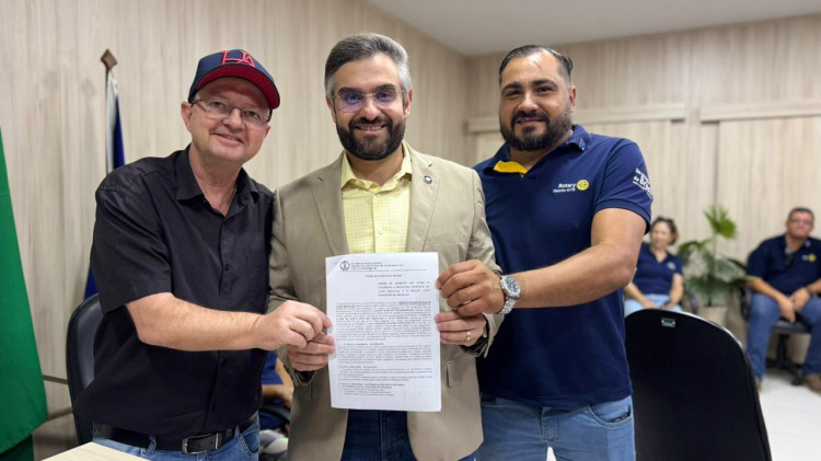 Prefeitura e Rotary firmam parceria para implantação de lixeiras comunitárias em Alto Araguaia