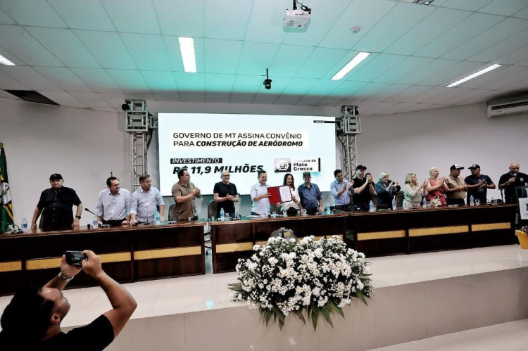 Prefeito e governador assinam convênios que totalizam mais de R$ 27 mi em investimentos