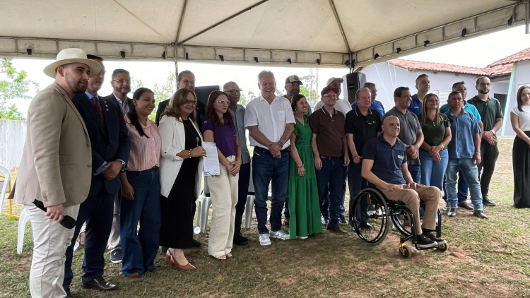 Alto Araguaia inaugura primeiro aparelho de mamografia da história do município