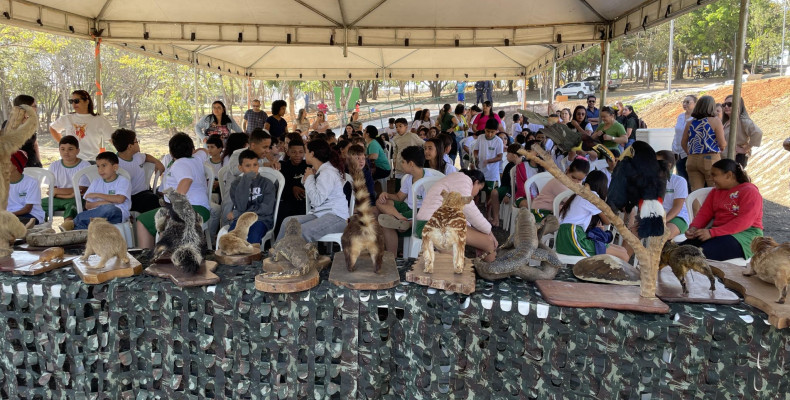 Palestra ambiental chama atenção de alunos da rede pública de ensino em Alto Araguaia