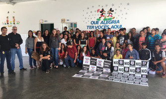 Delegacia Especializada de Defesa da Mulher promove palestra para alunos de Alto Araguaia