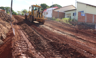 Moradores do Bairro Morada do Sol em Alto Araguaia comemoram chegada da pavimentação asfáltica
