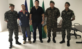 Delegado do serviço militar visita prefeito Gustavo Melo e faz visita técnica a Junta Militar