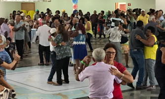 Encontro da Melhor Idade de Alto Araguaia reuniu oito caravanas de municípios goianos e mato-grossenses