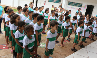 Prefeitura de Alto Araguaia faz aquisição e entrega 2 mil conjuntos de uniformes e 452 carteiras escolares