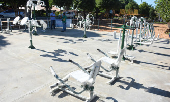 Prefeitura de Alto Araguaia instala primeira academia ao ar livre do Bairro da Cohab