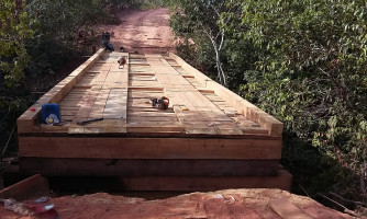 Prefeitura conclui reconstrução de ponte sobre o Córrego do Encalho na região da Baús