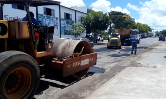 Após pedido de prefeito Gustavo Melo, governo inicia tapa-buracos na MT-100 sentido Alto Araguaia a Alto Taquari