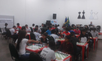 Enxadristas representam Alto Araguaia em participação inédita de campeonato de xadrez