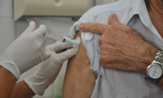 Alto Araguaia recebe 15% de vacina contra a gripe e prioriza profissionais da saúde