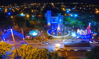Apresentações culturais vão marcar lançamento da iluminação e decoração de Natal em Alto Araguaia nesta sexta-feira