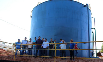 Prefeito Gustavo Melo e vereadores visitam obras da Estação de Tratamento de Esgoto e pavimentação do Córrego Mané Falado