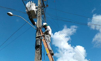 Trabalho da prefeitura recupera mais de 350 pontos com problemas de iluminação em Alto Araguaia