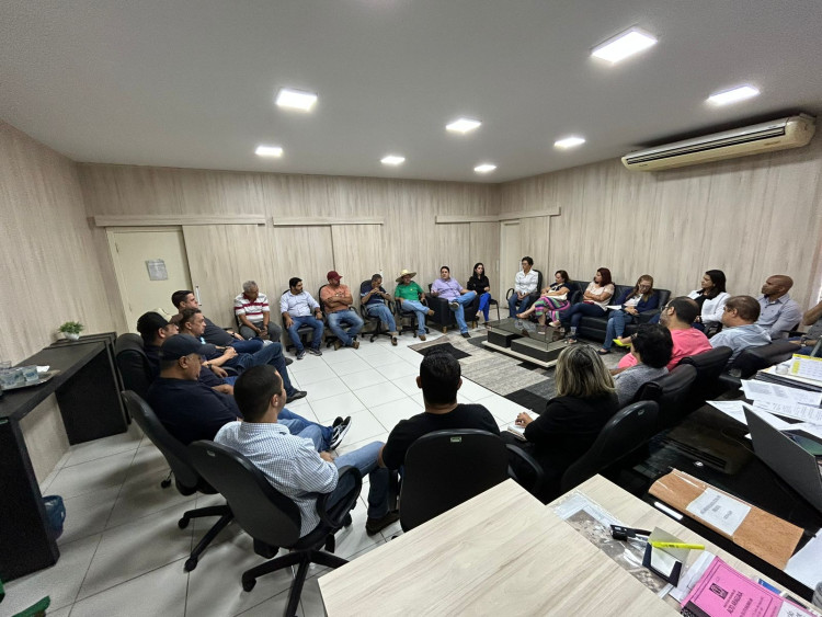 Prefeito Gustavo Melo discute programa que prevê investimento de R$ 12 milhões em Alto Araguaia