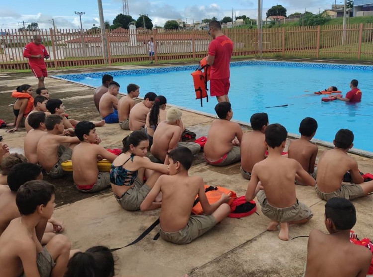 Bombeiros do Futuro retomam atividades e inauguram piscina municipal em Alto Araguaia