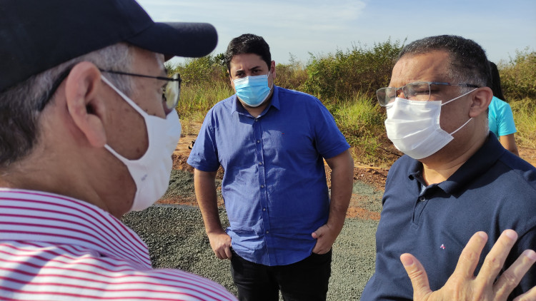 Prefeito Gustavo Melo acompanha vistoria da MT-100 e detonação da Serra da Arnica