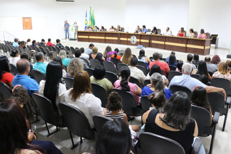Diretoras de oito unidades de ensino da rede municipal são empossadas em Alto Araguaia