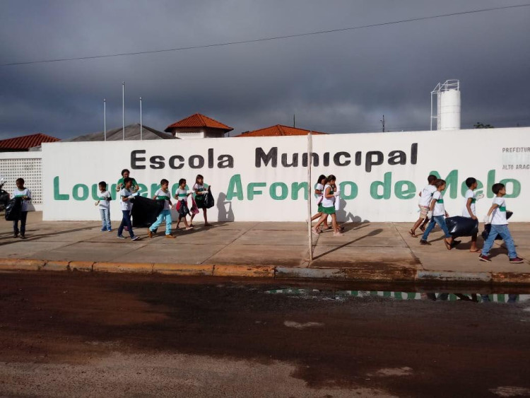 Projeto ‘Dengue Aqui Não’ envolve alunos da Escola Lourença Afonso de Melo no combate ao Aedes aegypti