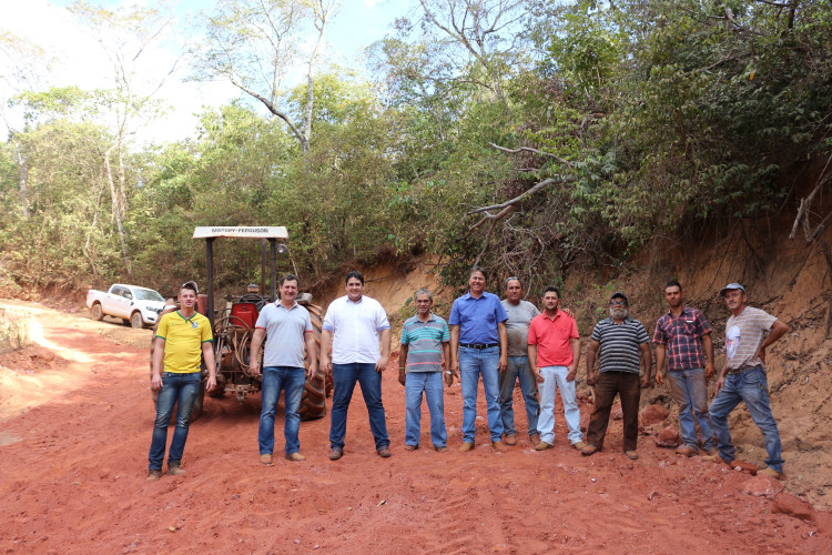 Prefeitura de Alto Araguaia recupera e cascalha Serra das Malvinas na região do Gato Preto