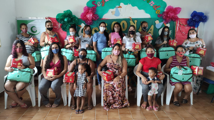 Entrega de kits, presentes e confraternização marcam encerramento de atividades do grupo de gestantes e PAIF