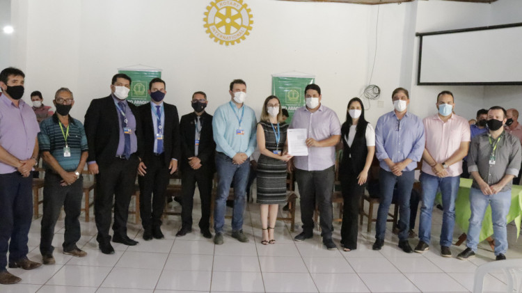 Prefeito Gustavo Melo assina financiamento com a Caixa Econômica no valor de R$ 20 milhões para investimentos em Alto Araguaia