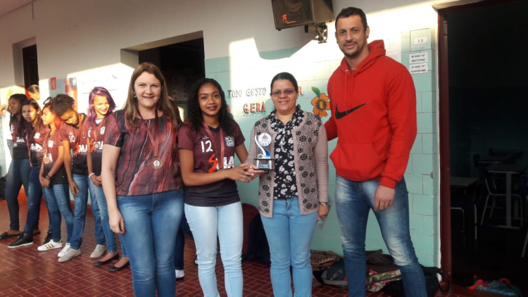 Futsal feminino de Alto Araguaia conquista terceiro lugar nos jogos escolares estadual