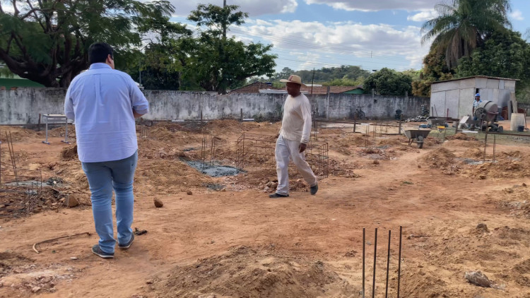 Prefeito Gustavo Melo vistoria obras em andamento na zona urbana de Alto Araguaia