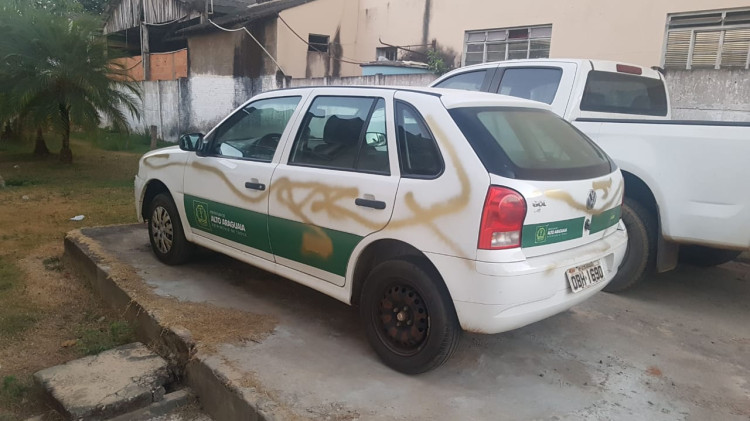 Veículo da Secretaria de Saúde de Alto Araguaia é alvo de vandalismo