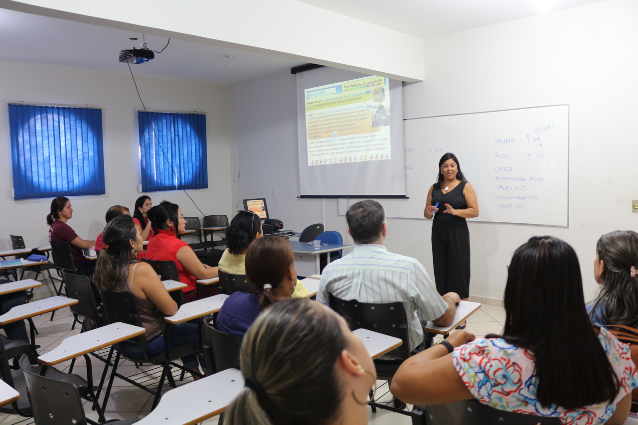 Novos Conselheiros Tutelares recebem capacitação para atuação na rede de proteção à criança e ao adolescente
