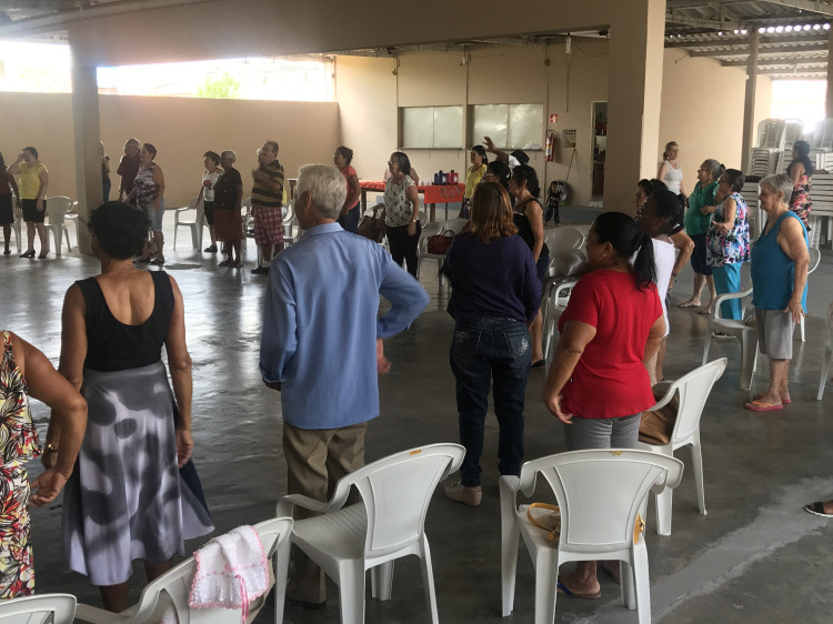 Grupo da Melhor Idade tem tarde de confraternização na sede da Maçonaria em Alto Araguaia