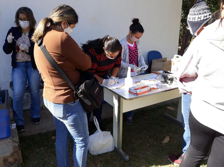 Vacinação contra a raiva em cães e gatos é iniciada na zona rural de Alto Araguaia