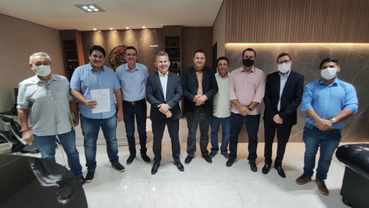 Prefeito Gustavo Melo e governador Mauro Mendes assinam convênio de R$ 15,2 milhões para pavimentação em loteamento