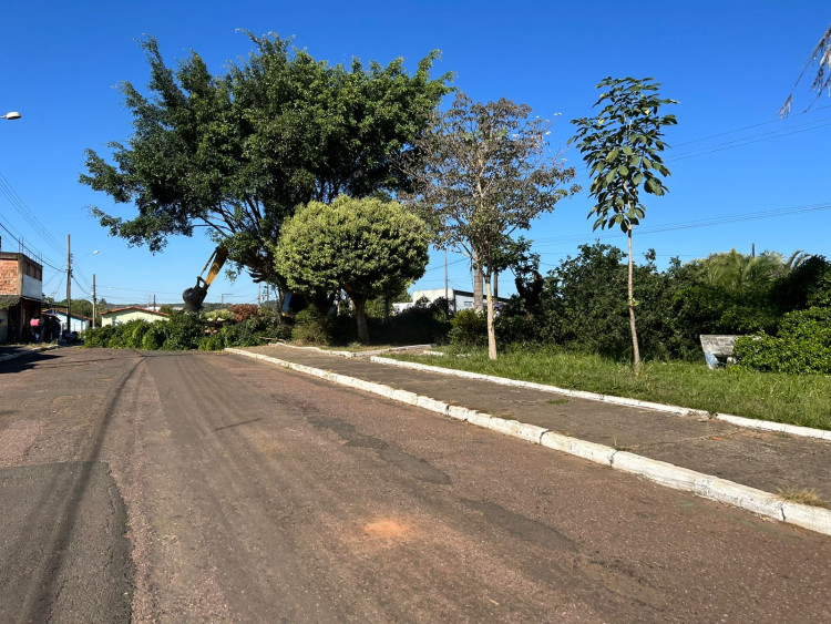 Prefeitura inicia revitalização da Praça Erotides Bueno Fraga no Bairro Cohab
